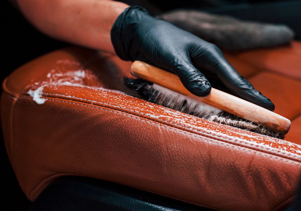 trattamento-verniciatura-sedili-in-pelle-auto-carrozzeria-borgonovi trattamento-verniciatura-sedili-in-pelle-auto-carrozzeria-borgonovi
